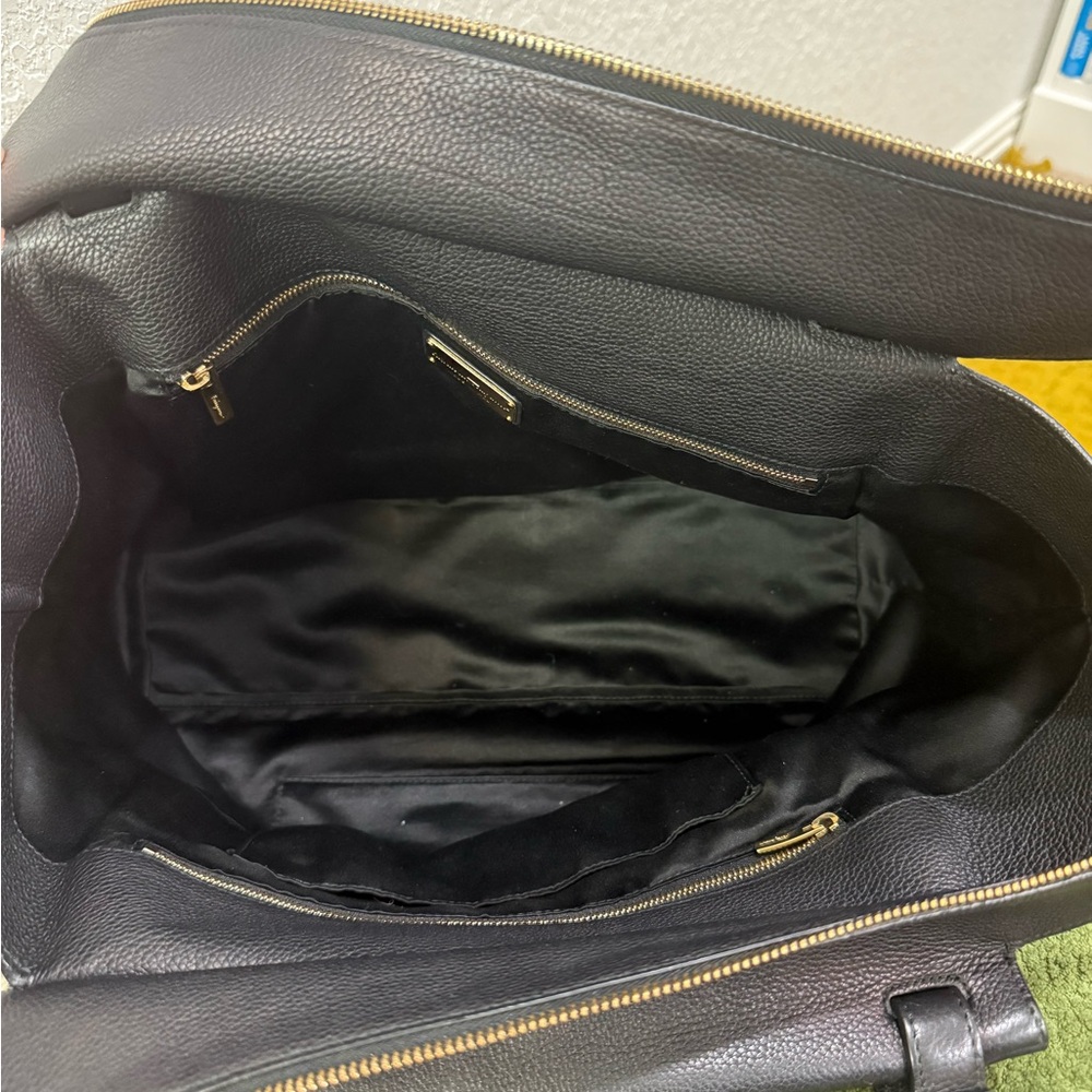EUC Authentic Salvatore Ferragamo Bitter Flap Tote in Black, size L - Picture 9 of 15